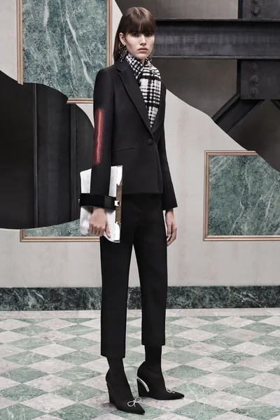 Look 4